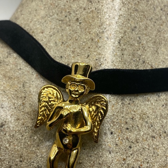 COPY - Vintage Guardian Angel Cherub Velvet Choker Necklace - Picture 3 of 8